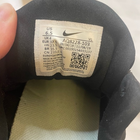 Nike Zoom size 6.5 athletic shoes - Picture 8 of 8